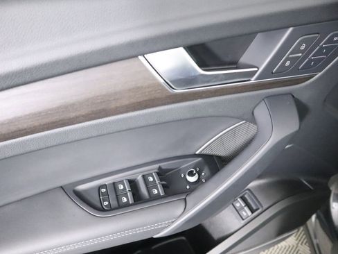 Certified 2025 Audi Q5 e Premium Plus w/ Premium Plus Package image 24