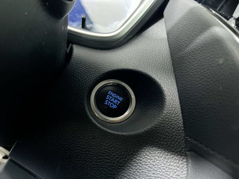 Used 2022 Toyota Corolla Cross XLE FWD image 20