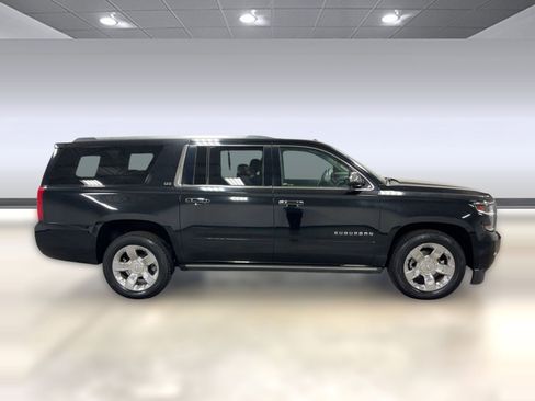 Used 2016 Chevrolet Suburban LTZ image 6