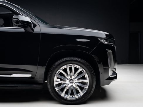 Used 2023 Cadillac Escalade ESV Premium Luxury w/ LPO, Floor Liner Package AWD/4WD image 38