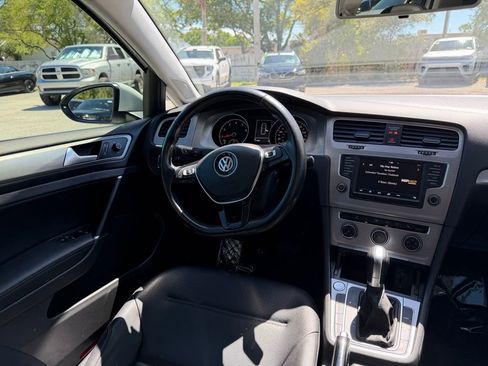 Used 2017 Volkswagen Golf S image 35