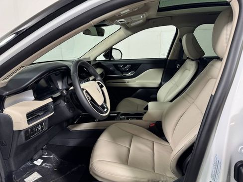 New 2026 Lincoln Corsair Premiere image 19