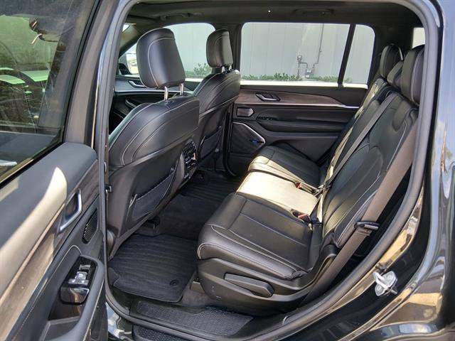 Used 2022 Jeep Grand Cherokee L Overland AWD/4WD image 10