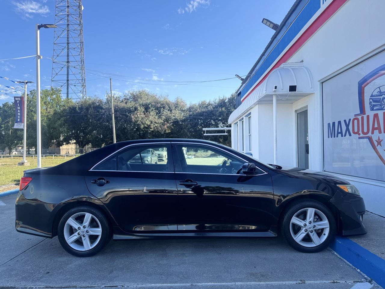 Used 2012 Toyota Camry SE FWD image 23