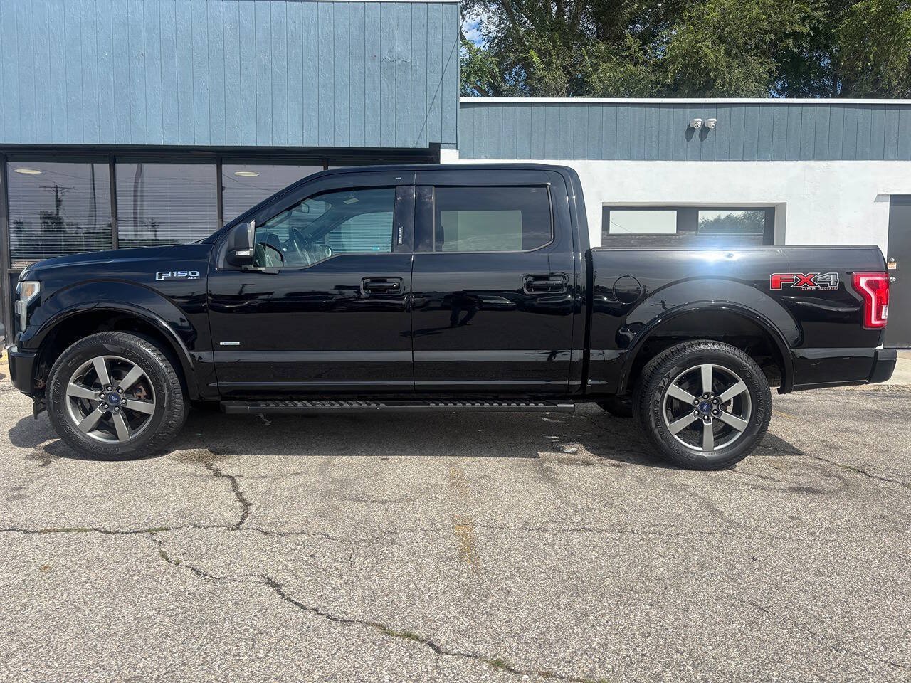 Used 2017 Ford F150 XLT w/ Equipment Group 302A Luxury AWD/4WD image 13