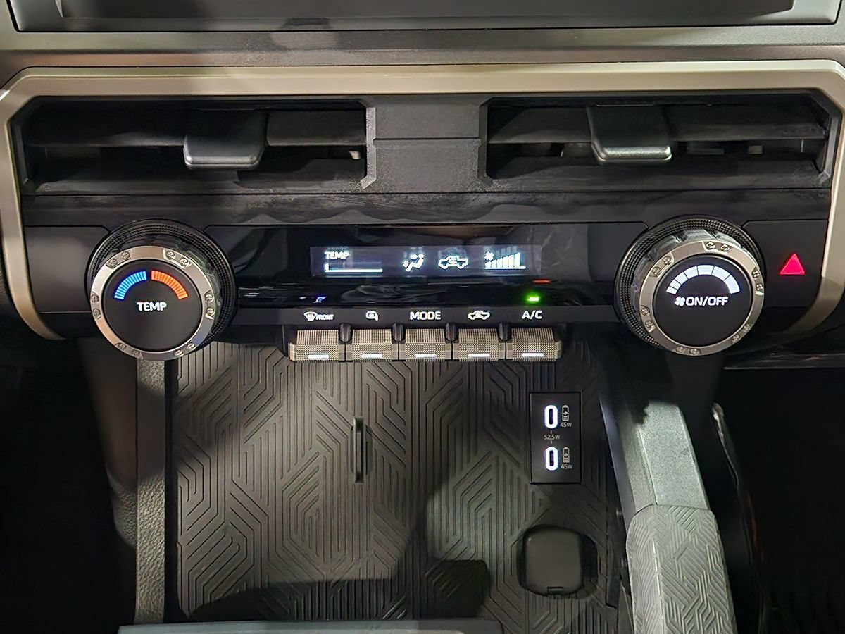 Used 2025 Toyota Tacoma SR5 RWD image 39