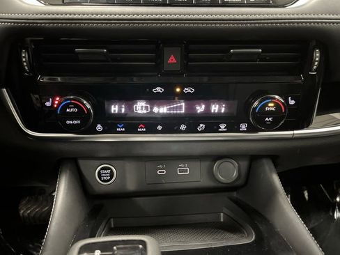 Used 2023 Nissan Rogue SL w/ SL Premium Package image 21