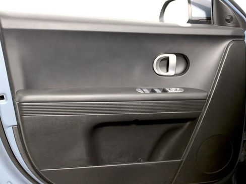 Used 2024 Hyundai Ioniq 5 SE image 7