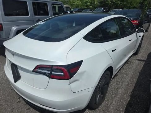 Used 2023 Tesla Model 3 Standard Range RWD image 3