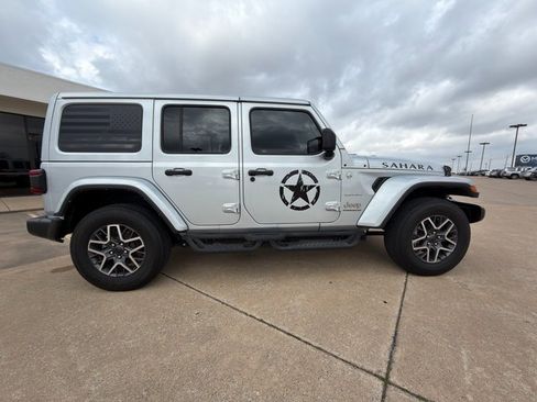 Used 2024 Jeep Wrangler Sahara image 23