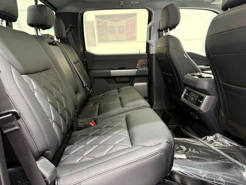 New 2026 Ford F250 Lariat w/ Black Appearance Package image 23