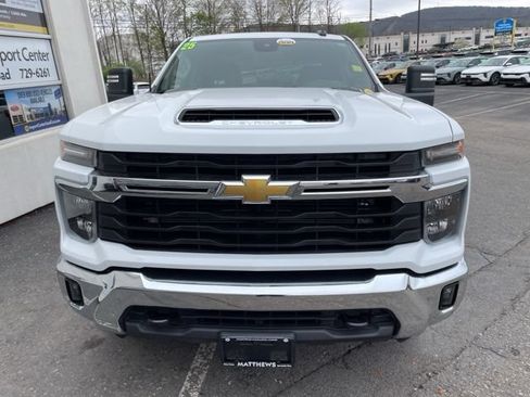 Used 2025 Chevrolet Silverado 2500 LT w/ Convenience Package AWD/4WD image 8
