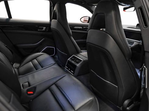 Used 2021 Porsche Panamera image 35