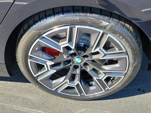 New 2026 BMW 550e xDrive w/ Executive Package image 5