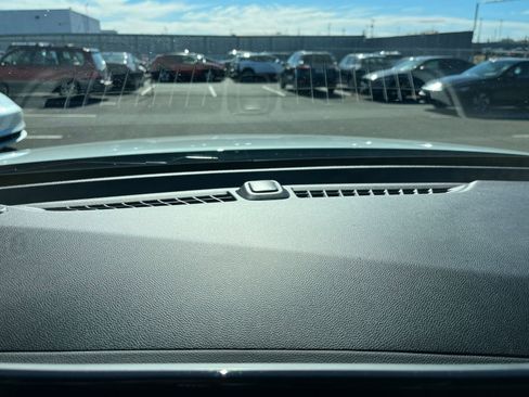 Used 2025 Chevrolet TrailBlazer LT image 18