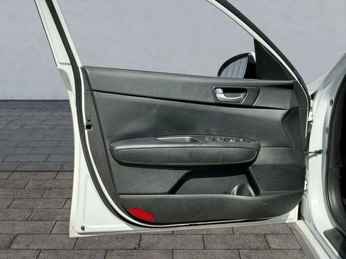 Used 2019 Kia Optima LX image 9