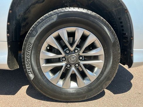 Used 2017 Lexus GX 460 Luxury AWD/4WD image 40
