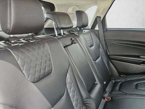Used 2023 Ford Edge Titanium AWD/4WD image 16