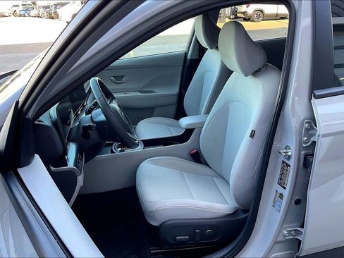 Used 2025 Hyundai Kona SEL AWD/4WD image 25
