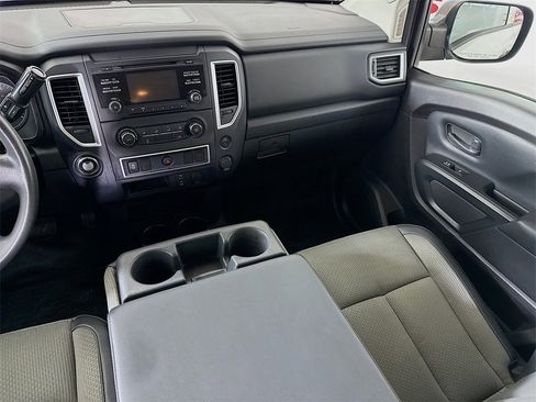 Used 2017 Nissan Titan S image 23