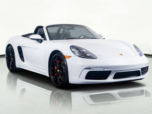 Used 2022 Porsche 718 Boxster S image 4