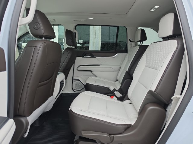 Certified 2026 GMC Acadia Denali w/ Super Cruise Package FWD image 15