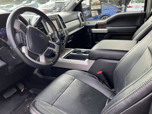 Used 2019 Ford F250 Lariat w/ Lariat Ultimate Package image 3