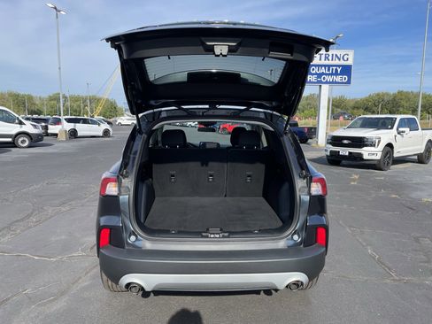 Used 2022 Ford Escape SE image 5