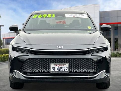 Certified 2024 Toyota Crown AWD/4WD image 12