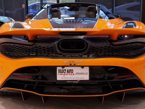 Used 2024 McLaren 750S Spider image 13