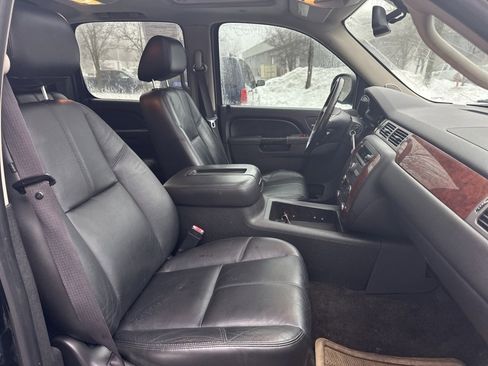 Used 2011 Chevrolet Avalanche LT w/ Luxury Package image 36