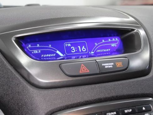 Used 2011 Hyundai Genesis 3.8 RWD image 16