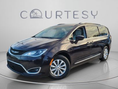 Used 2018 Chrysler Pacifica Touring-L w/ Advanced Safetytec Group