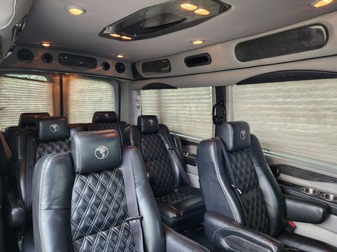 Used 2022 Ford Transit 250 Medium Roof AWD image 4