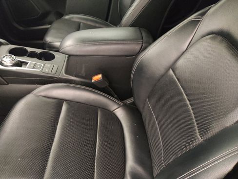Used 2022 Ford Escape SEL w/ Technology Package FWD image 17