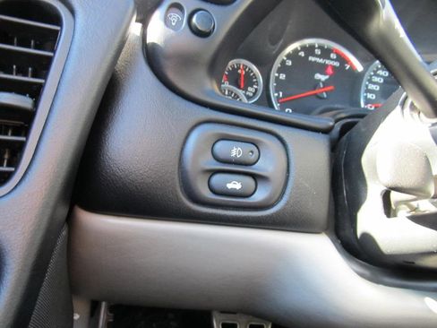 Used 2003 Chevrolet Corvette Coupe w/ Preferred Equipment Group image 44