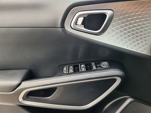 Certified 2023 Kia Soul LX image 23