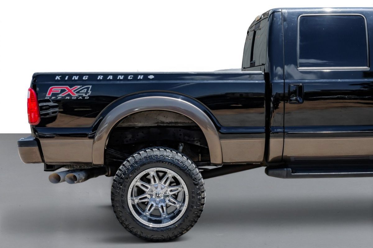 Used 2016 Ford F250 King Ranch w/ FX4 Off-Road Package AWD/4WD image 6