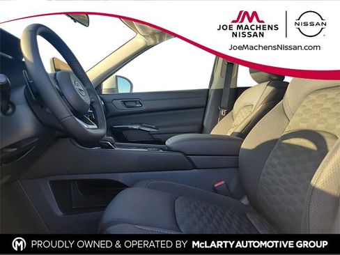 New 2025 Nissan Pathfinder SV w/ Black Appearance Package image 10