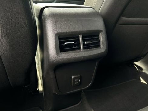 Used 2020 Chevrolet Equinox LT FWD image 23