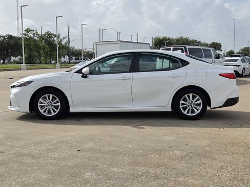 Used 2025 Toyota Camry LE w/ Convenience Package FWD image 6