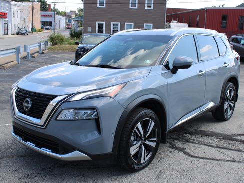 Certified 2023 Nissan Rogue Platinum w/ Platinum Premium Package AWD/4WD image 1
