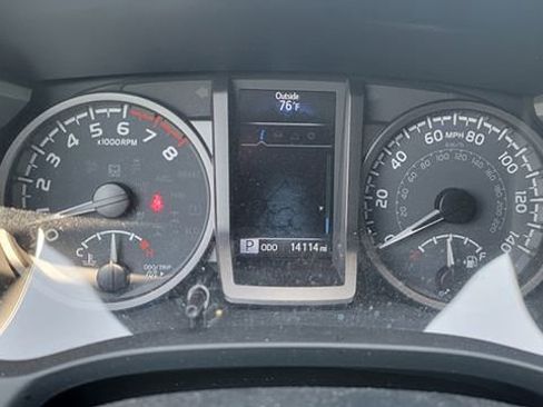 Used 2023 Toyota Tacoma TRD Sport AWD/4WD image 12