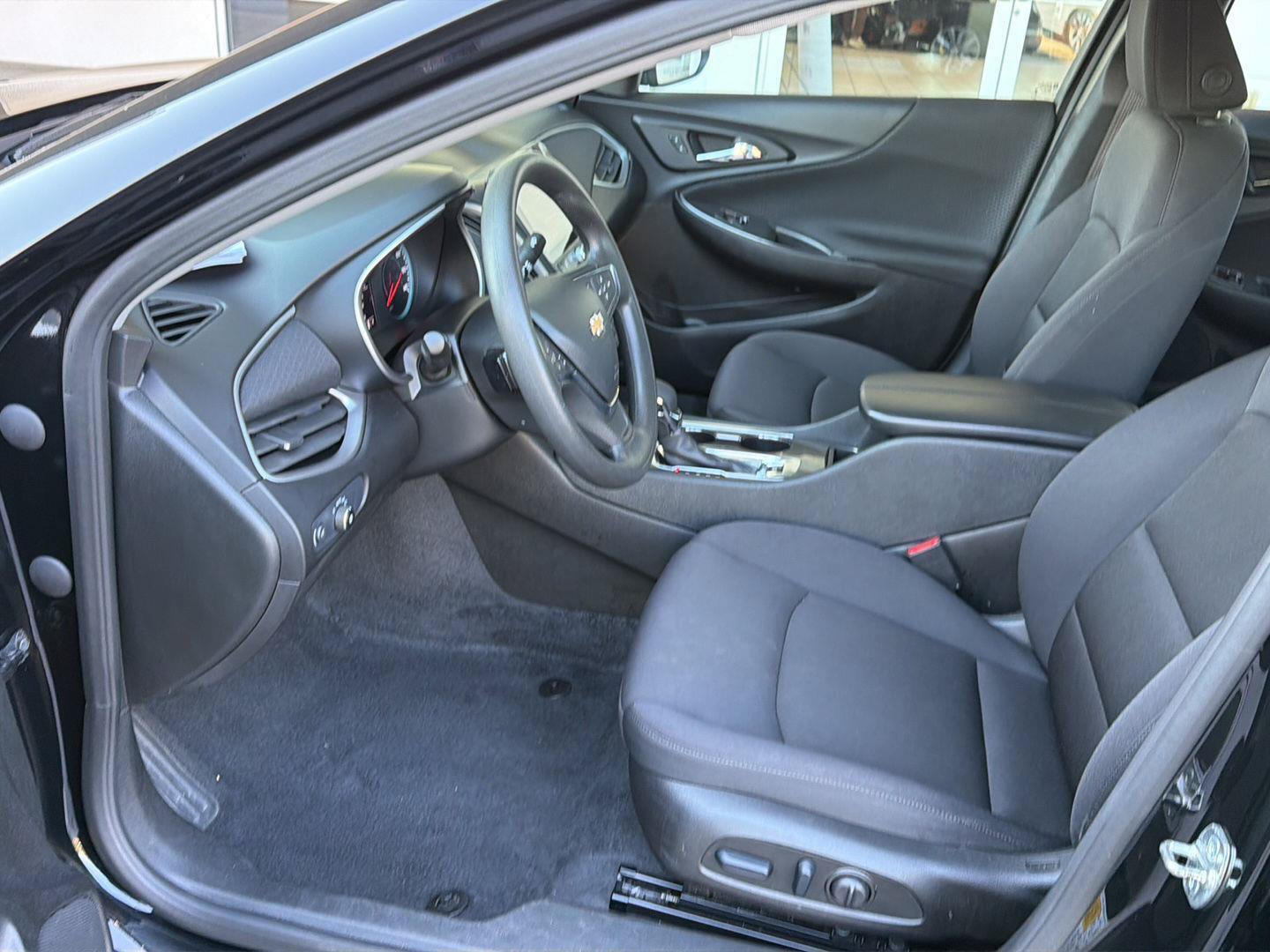 Used 2025 Chevrolet Malibu LT FWD image 10