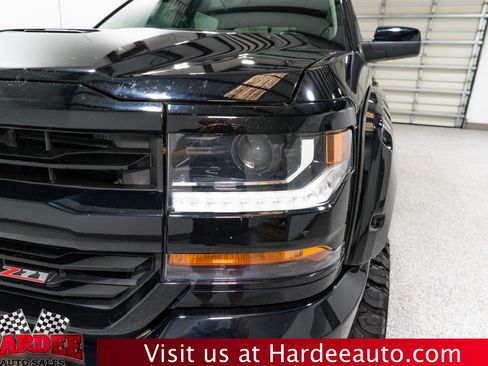 Used 2018 Chevrolet Silverado 1500 LT w/ All Star Edition image 8