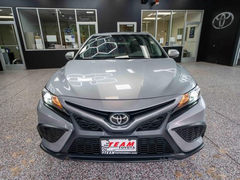 Used 2024 Toyota Camry SE FWD image 6