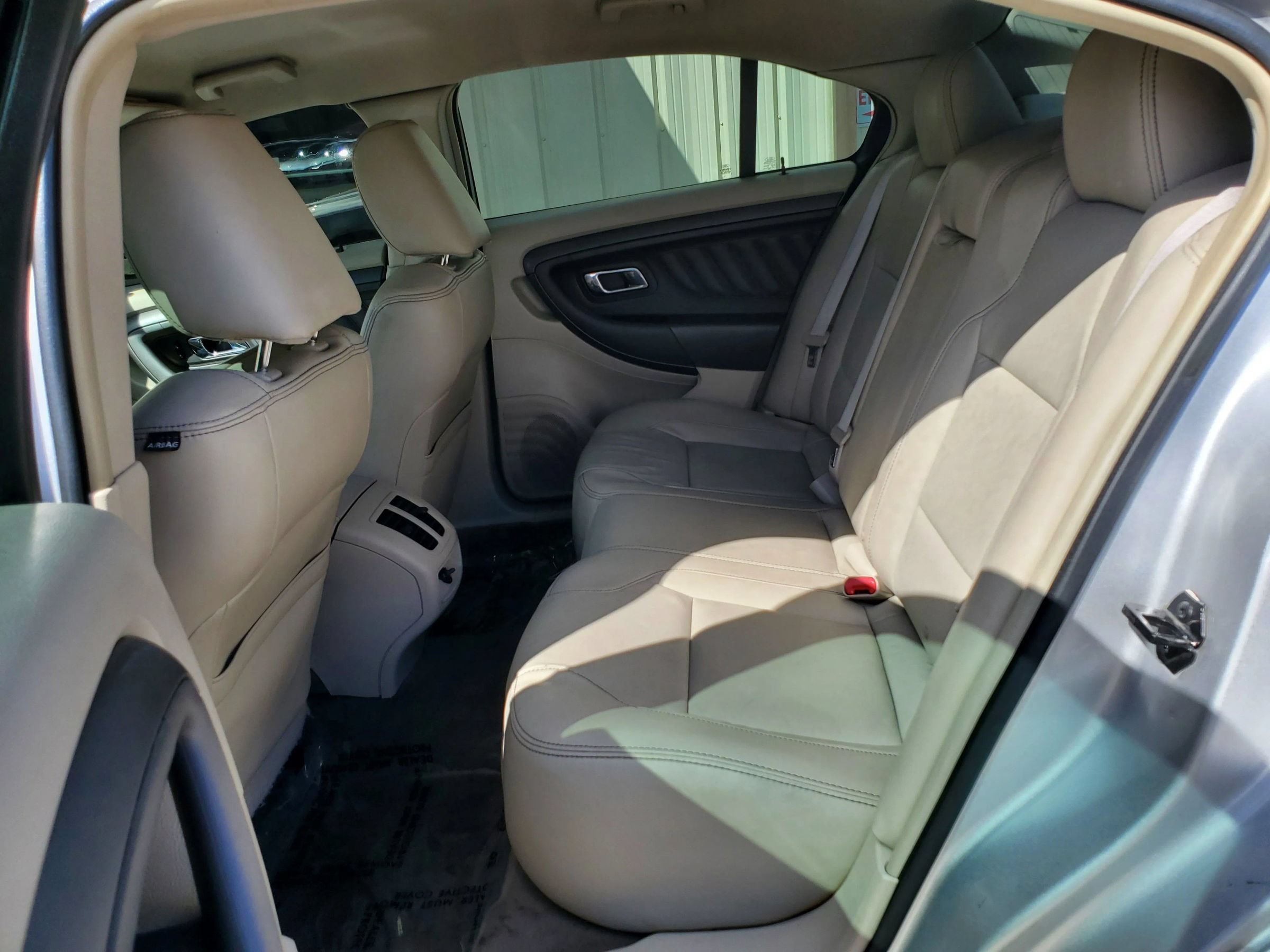 Used 2010 Ford Taurus SEL FWD image 27