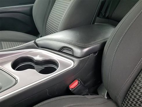 Used 2019 Dodge Challenger SXT image 20