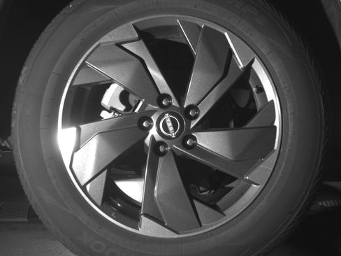 Used 2025 Nissan Rogue SV AWD/4WD image 15