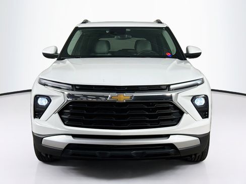 Used 2025 Chevrolet TrailBlazer LT FWD image 3